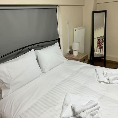 Gg'S Studio 卡拉马塔 外观 照片